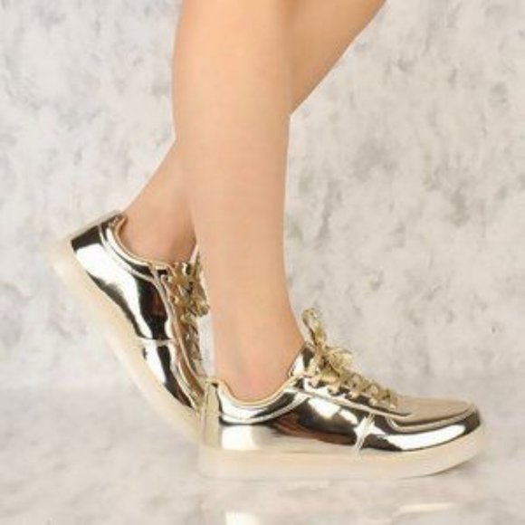 Let's Shine Forever Gold Mirror Metallic Low Top Lace Up Sneaker Flat. Size 7 - Picture 7 of 8